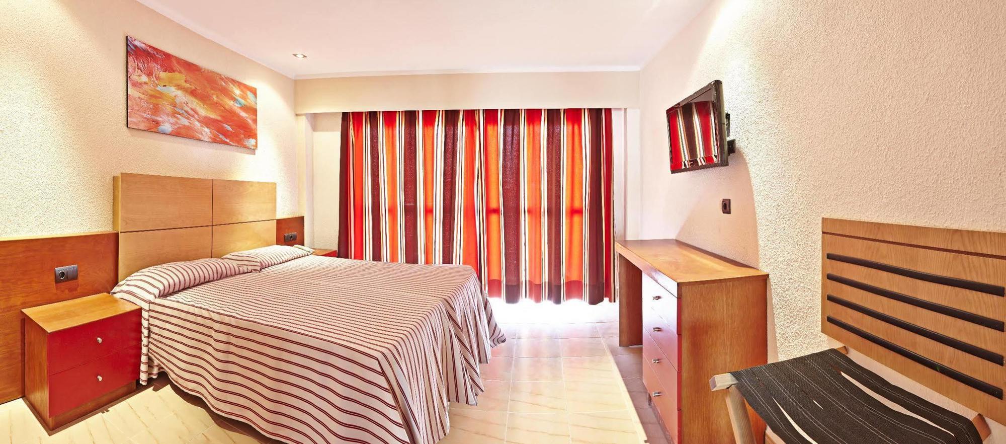 Mll Caribbean Bay Hotell El Arenal  Exteriör bild